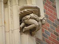 Blois, Chateau, Aile Louis XII, Cul-de-lampe, Moine montrant son cul